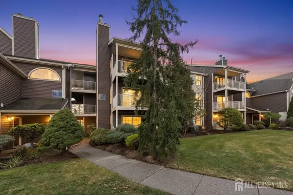 -208 Blew Court, East Brunswick, NJ 08816
