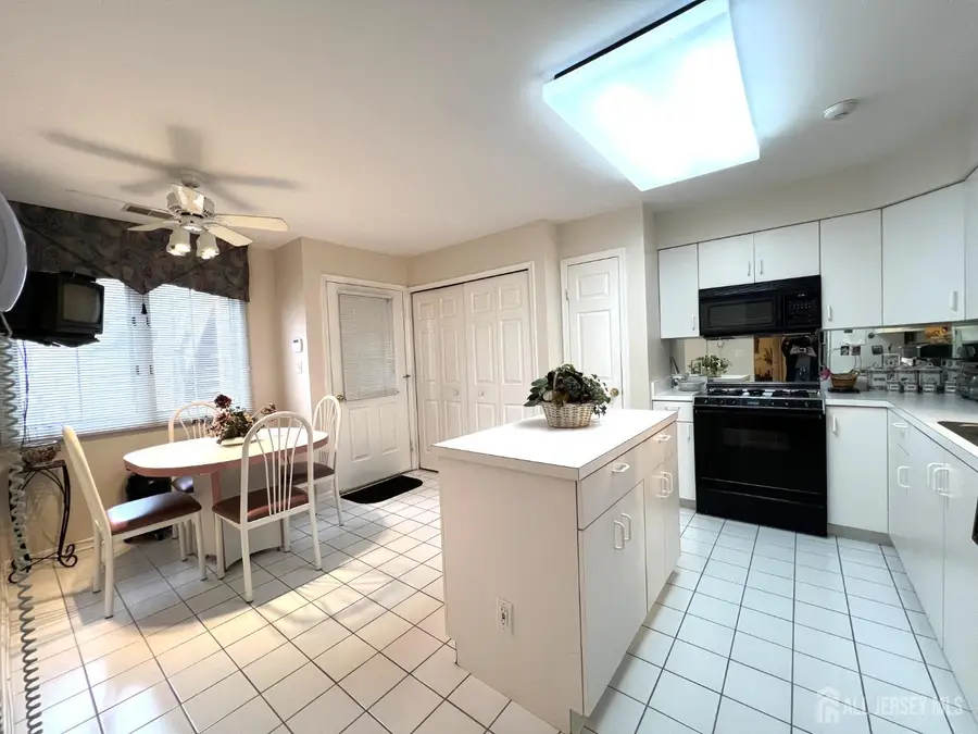 -92 Winthrop Road #C, Monroe, NJ 08831 - #3