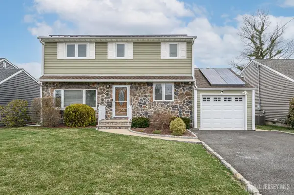 -112 Mckinley Avenue, Colonia, NJ 07067