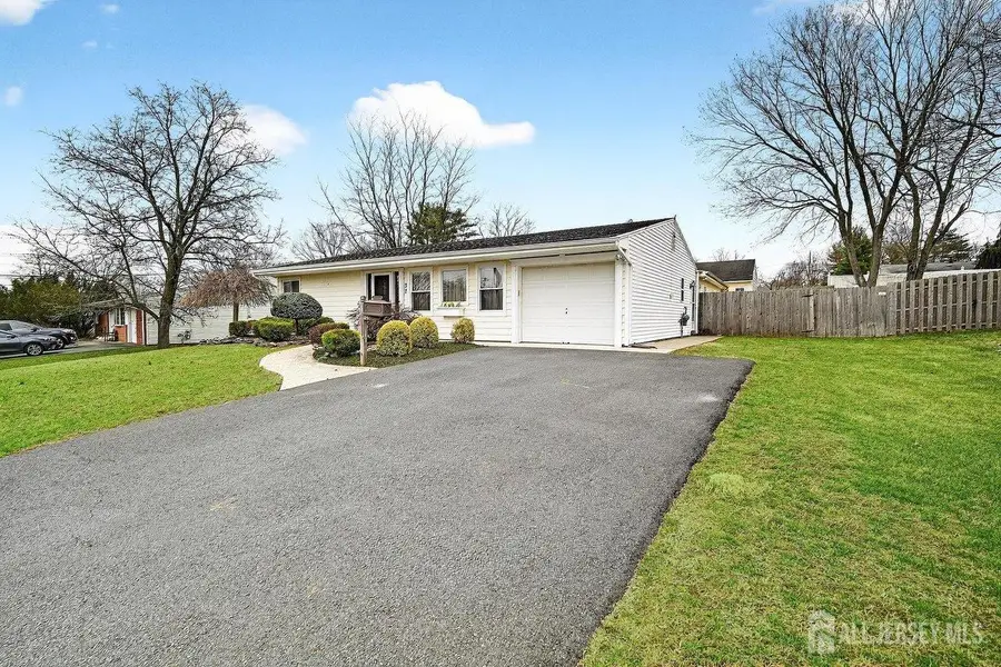 -32 Kingsley Road, Kendall Park, NJ 08824 - #3