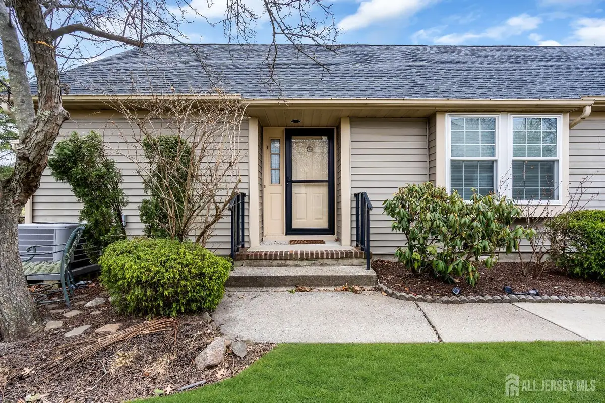 -10 Yorkshire Drive #B, Monroe, NJ 08831 - #1