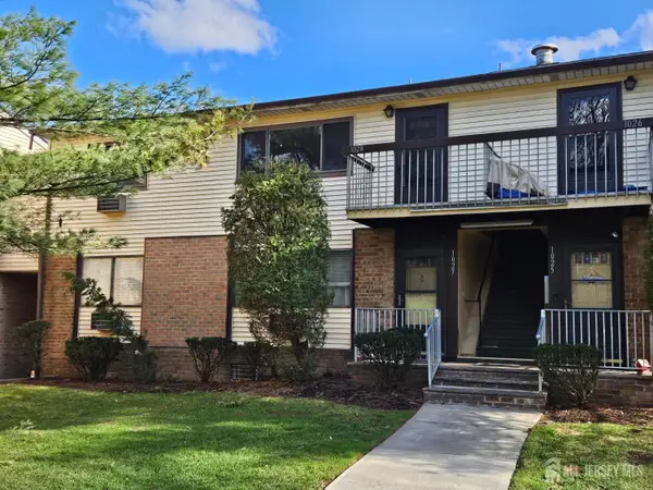 -1028 Cricket Lane, Woodbridge Proper, NJ 07095