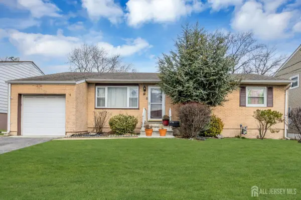 -14 Hastings Place, Carteret, NJ 07008