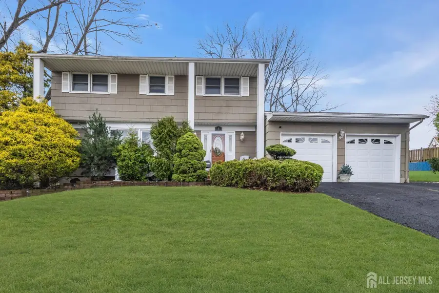 -12 Avon Way, Sayreville, NJ 08859 - #2
