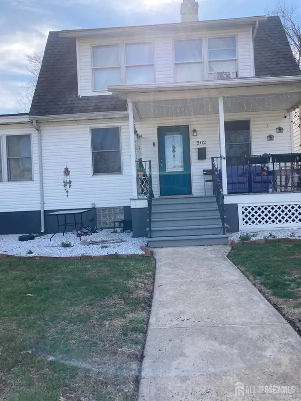 -902 Lee Avenue, North Brunswick, NJ 08902