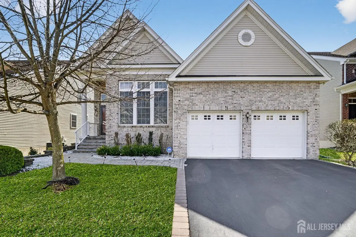 -6 Inverness Drive, Kendall Park, NJ 08824 - #1