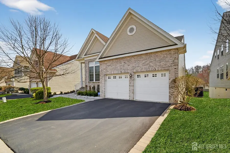 -6 Inverness Drive, Kendall Park, NJ 08824 - #3