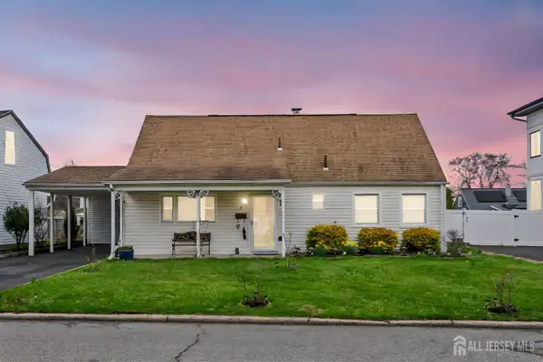 -5 W Arthur Place, Iselin, NJ 08830