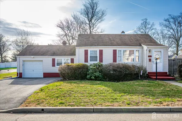 -105 E. Cliff Road, Colonia, NJ 07067