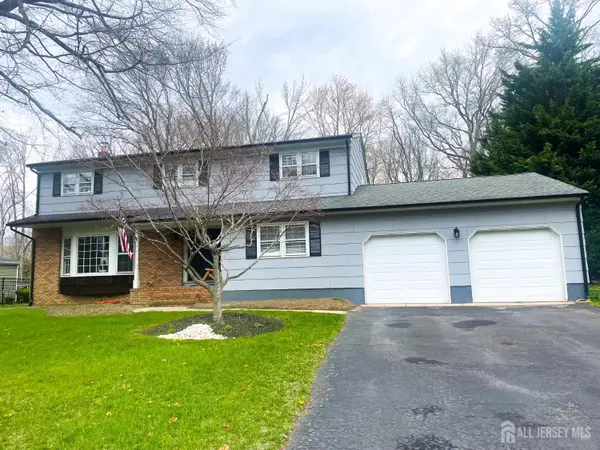 -8 Queens Place, Old Bridge, NJ 08857