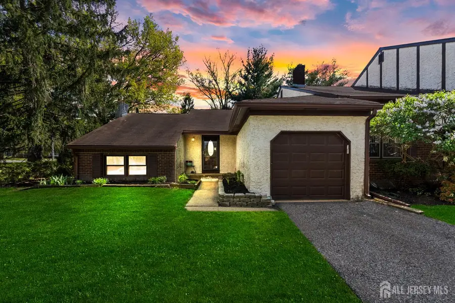 -29 Piccadilly Circus, Sayreville, NJ 08872 - #3