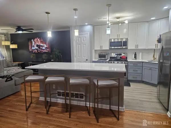 -12 Harbor Bay Circle, Old Bridge, NJ 08879