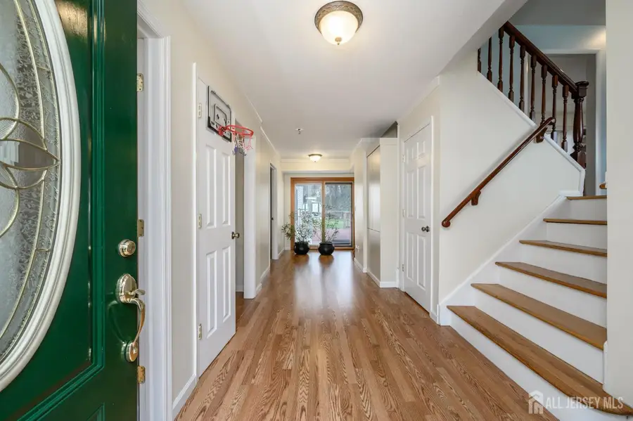 -20 Hollywood Drive, Woodbridge, NJ 07095 - #3