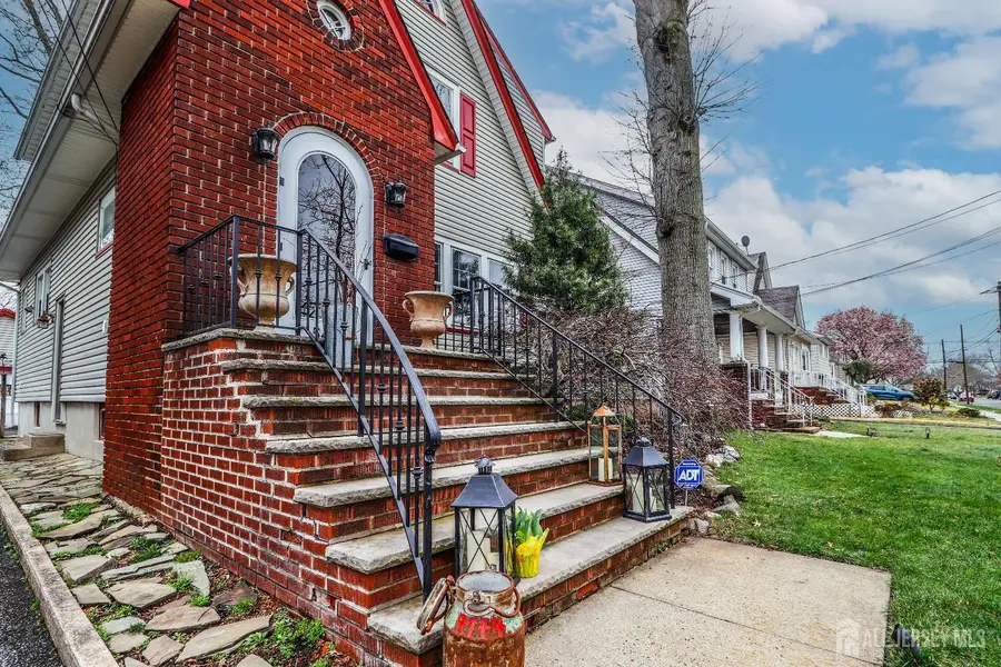 -544 W Meadow Avenue W, Rahway, NJ 07065 - #2