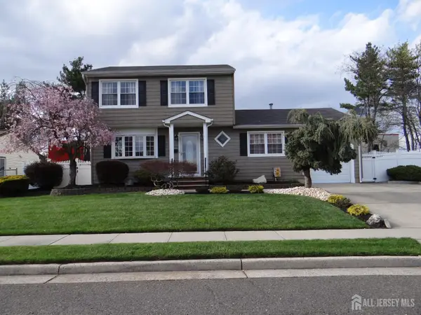 -6 Marie Lane, Edison, NJ 08817