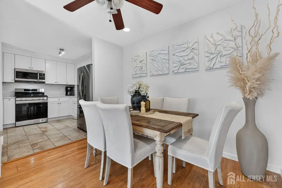 -810 Cricket Lane, Woodbridge, NJ 07095 - #3