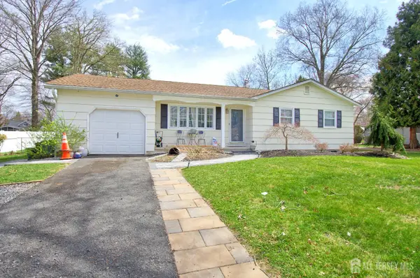 -8 Hope Valley Drive, East Windsor, NJ 08512