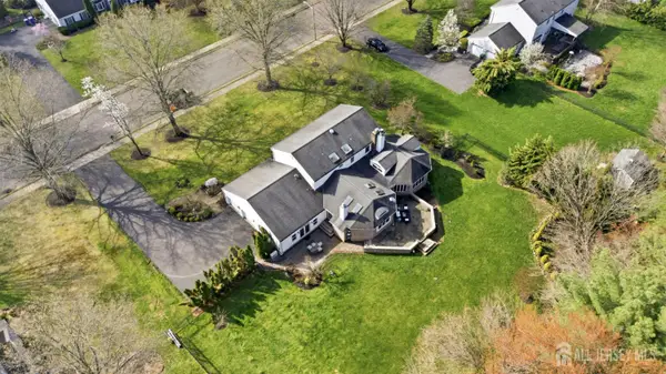 -7 Monroe Place, Cranbury, NJ 08512