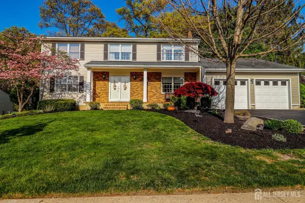 -9 Glynn Court, Sayreville, NJ 08859