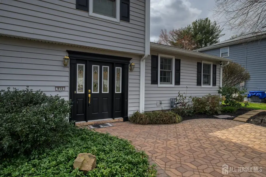 -950 Schweitzer Place, North Brunswick, NJ 08902 - #3