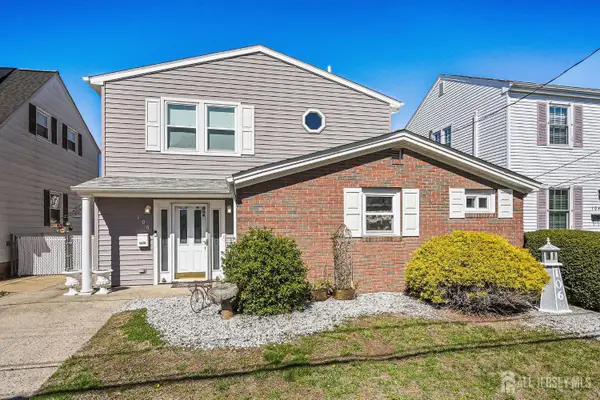 -106 Chingarora Avenue, Keyport, NJ 07735