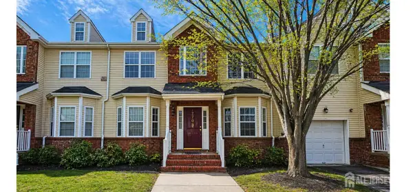 -270 Pinelli Drive, Piscataway, NJ 08854