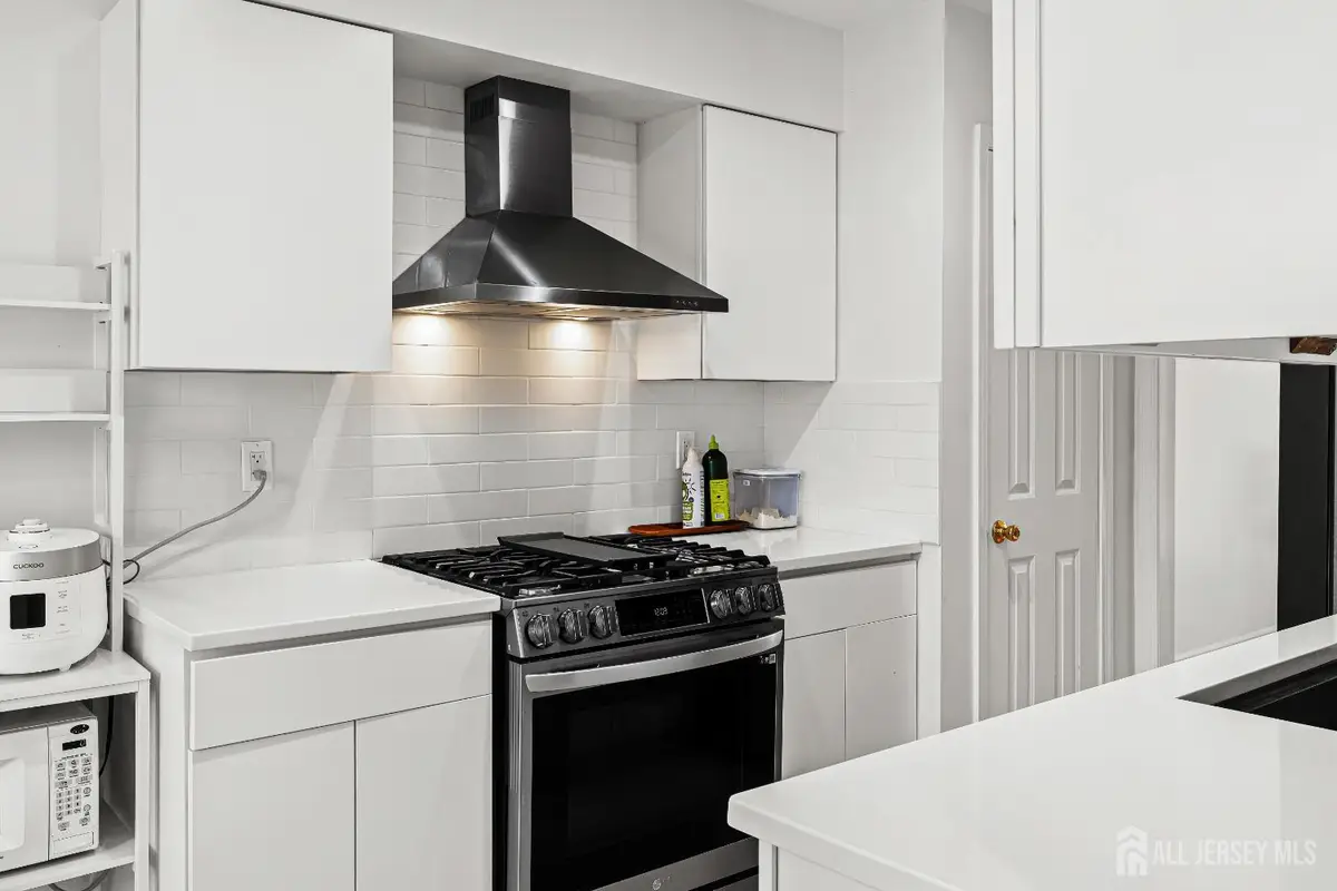 -5 Hawthorn Drive, Edison, NJ 08820 - #1