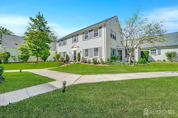 -312 Sharon Way #312N, Monroe, NJ 08831