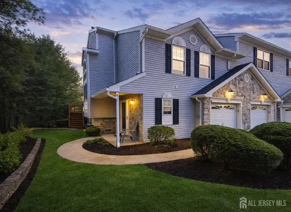 -44 Rozalyn Lane, Old Bridge, NJ 08879