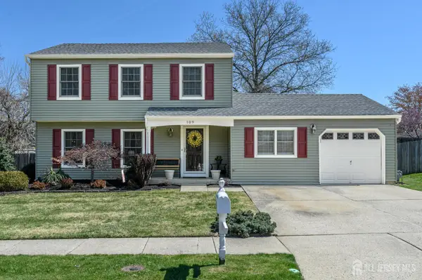 -109 Concord Circle, Howell, NJ 07731