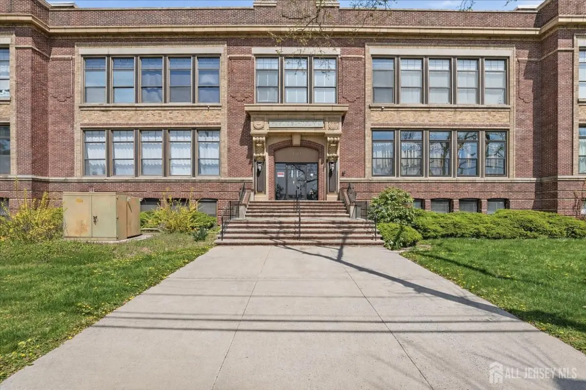 -434 Lawrence Street #18, Perth Amboy, NJ 08861 - #1