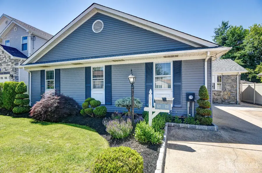 -94 Mccutcheon Avenue, Sayreville, NJ 08872 - #3