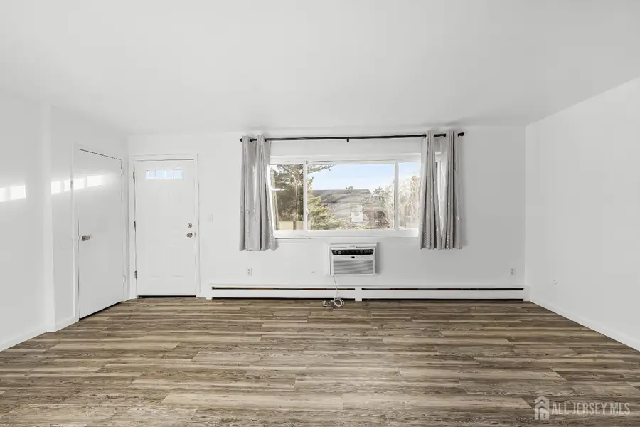 -128 Cricket Lane, Woodbridge, NJ 07095 - #3