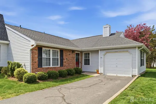 -363 Cotswold Place, Franklin, NJ 08873