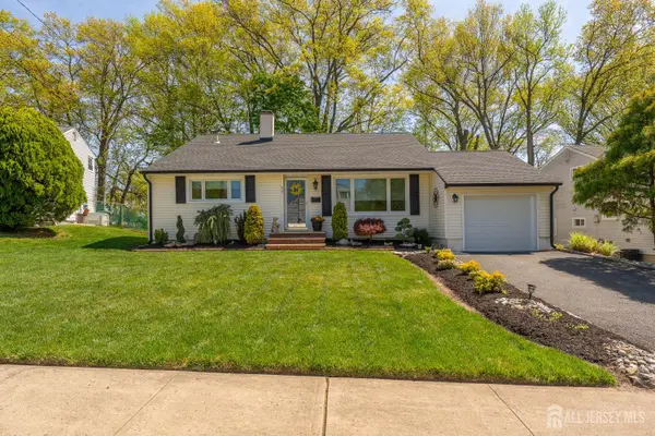 -96 Drake Place, Colonia, NJ 07067