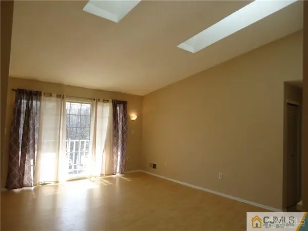 -306 Wimbeldon Court, North Brunswick, NJ 08902