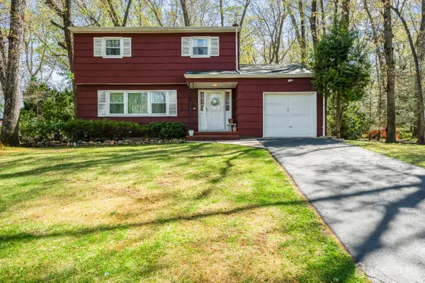 -20 Rolling Road, East Brunswick, NJ 08816