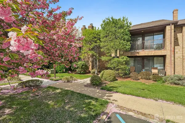-254 Willowbrook Drive, North Brunswick, NJ 08920
