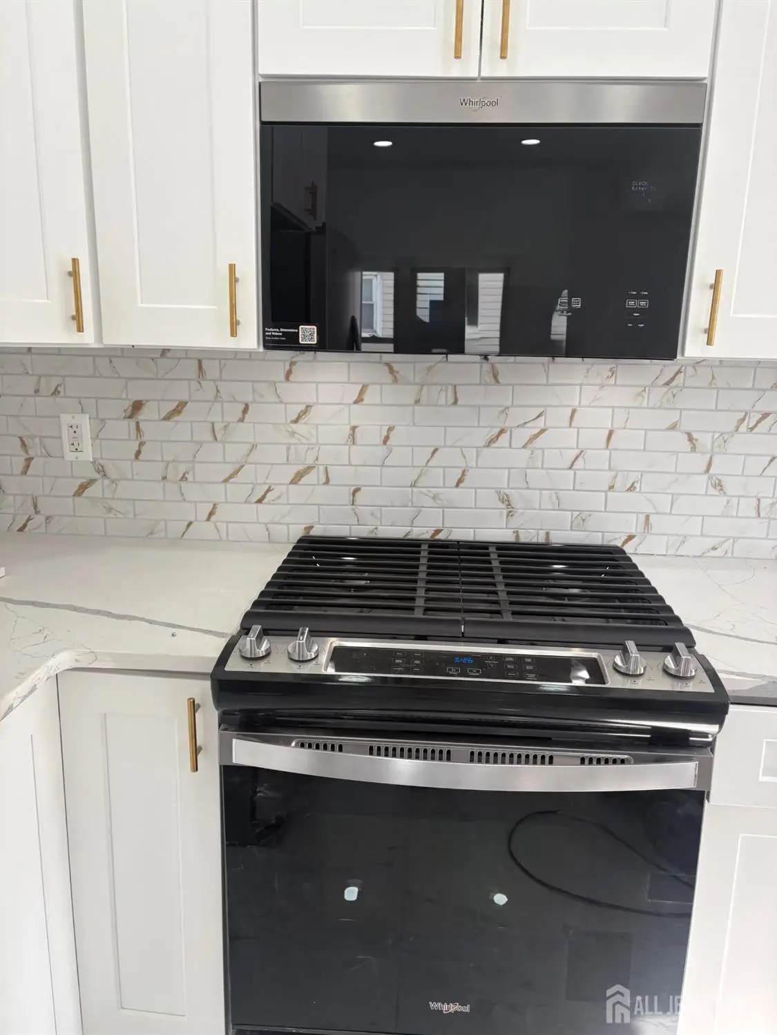 -25 Menlo Avenue, Menlo Park Terrace, NJ 08840 - #1