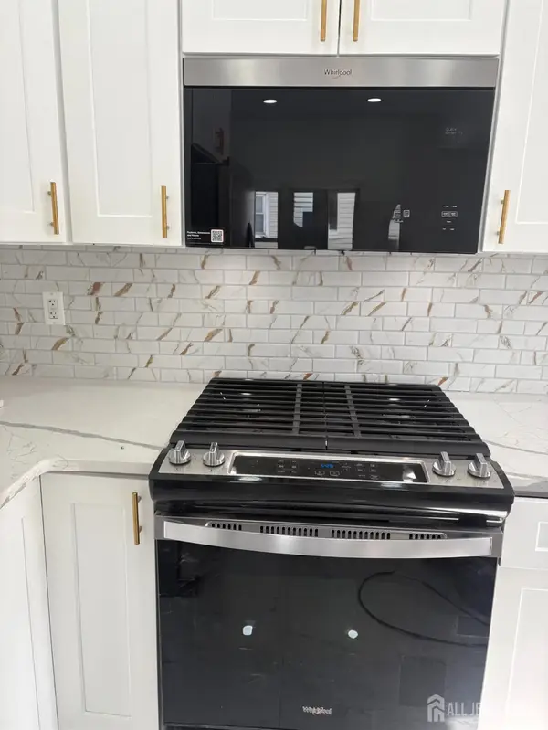 -25 Menlo Avenue, Menlo Park Terrace, NJ 08840