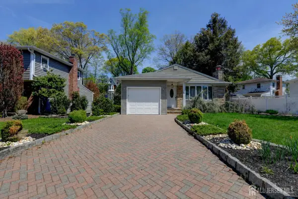 -4 Azalea Court, North Plainfield, NJ 07060