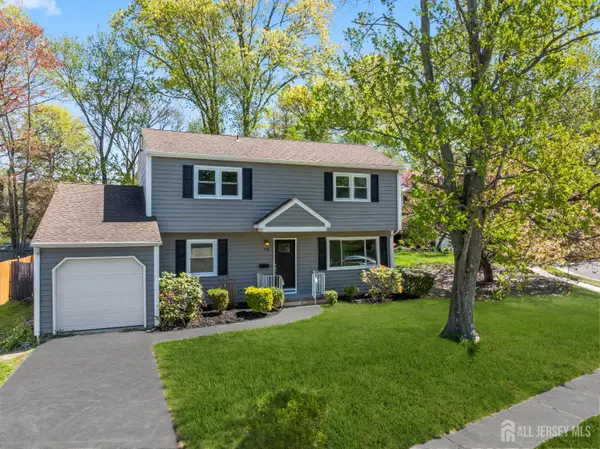 -10 Ginesi Court, Metuchen, NJ 08840