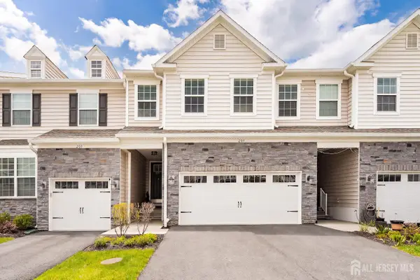 -205 Charleston Drive, Monroe, NJ 08831