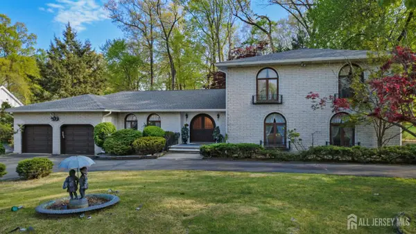 -902 Joan Court, North Brunswick, NJ 08902