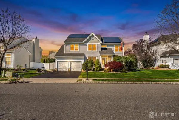 -16 Edinburg Circle, Old Bridge, NJ 07747