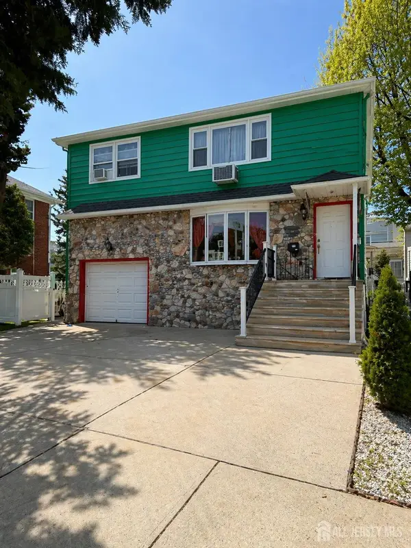 -109 Washington Avenue, Carteret, NJ 07008
