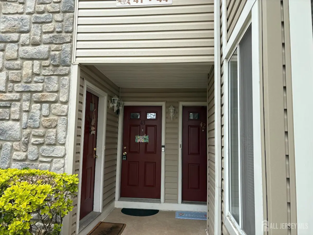 -43 Farnham Square, Sayreville, NJ 08859 - #1