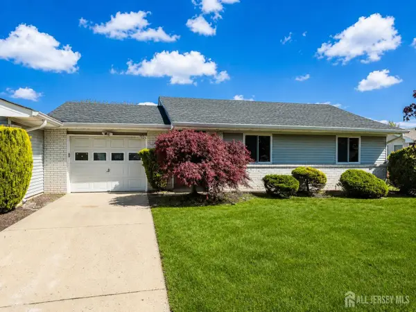 -732-C Ralston Plaza, Monroe, NJ 08831