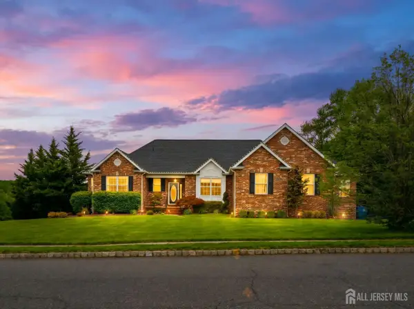 -32 Scott Drive, Monroe, NJ 08831