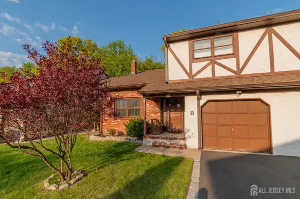 -8 Winsor Court, Sayreville, NJ 08872